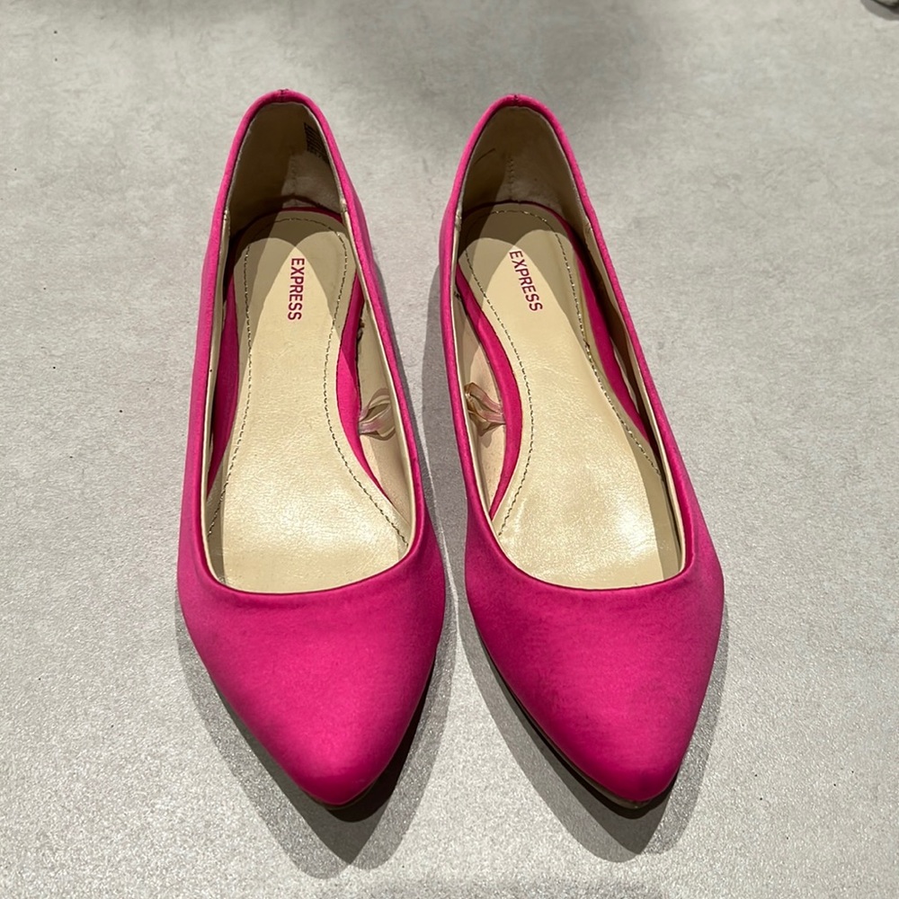 EXPRESS women size 6 HOT PINK POINTED FLAT  ballerina casual neon party elegant